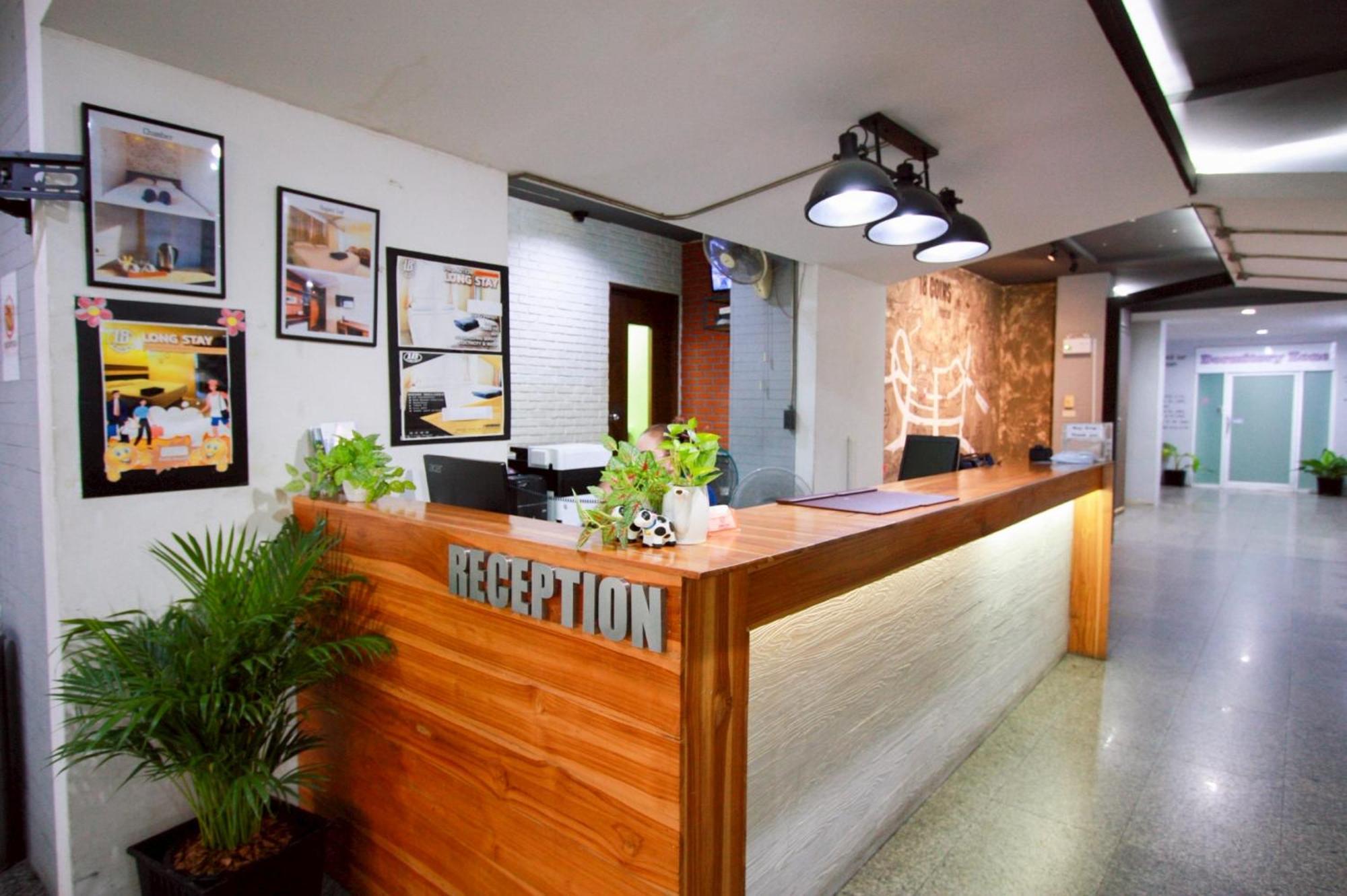 18 Coins Cafe&Hostel Pattaya Exterior foto