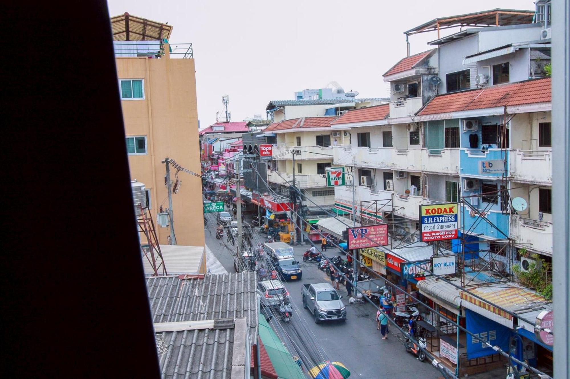 18 Coins Cafe&Hostel Pattaya Zimmer foto