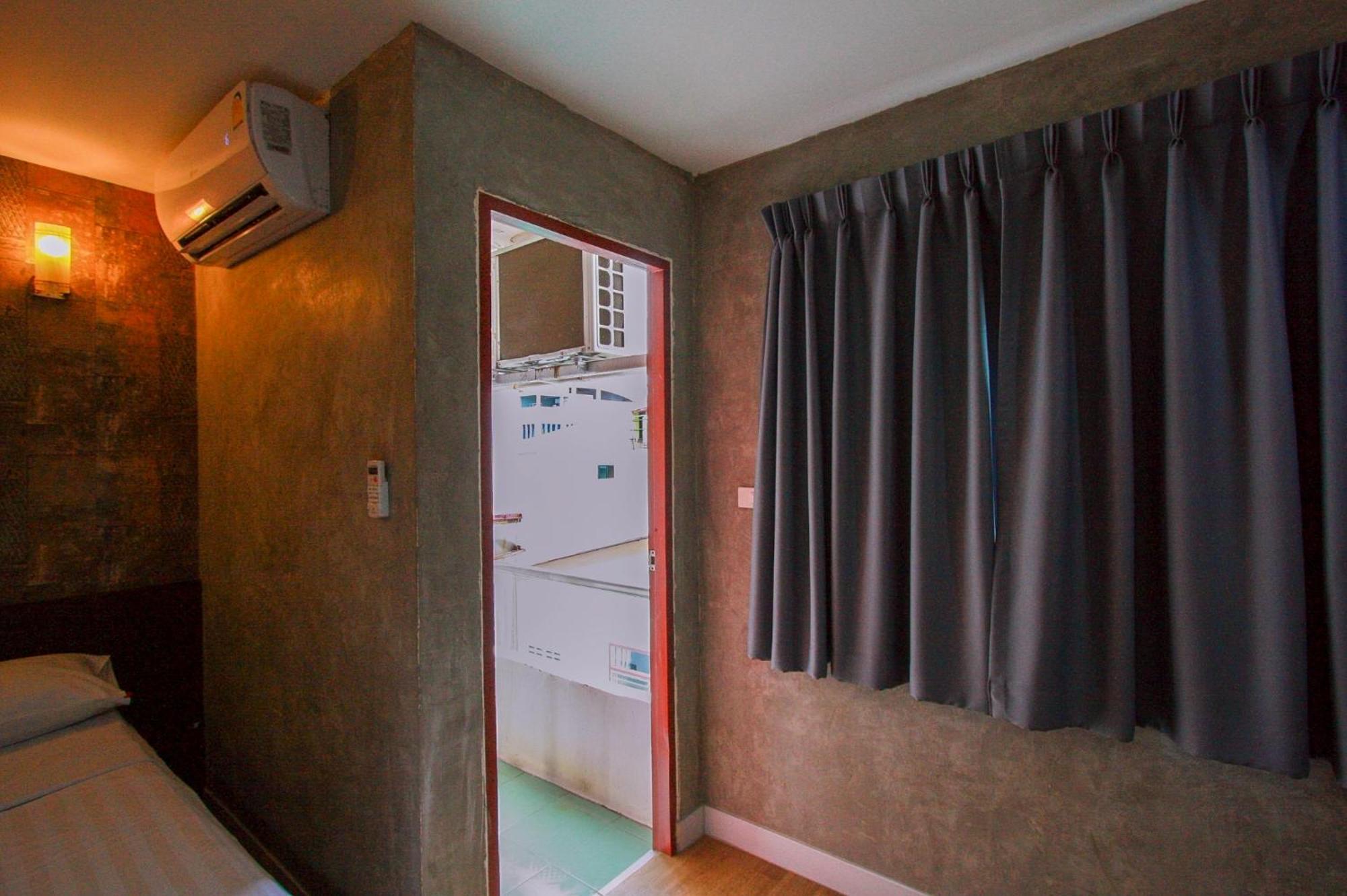18 Coins Cafe&Hostel Pattaya Zimmer foto