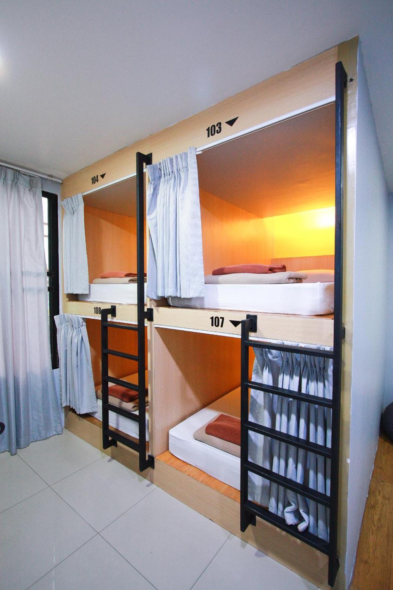 18 Coins Cafe&Hostel Pattaya Zimmer foto